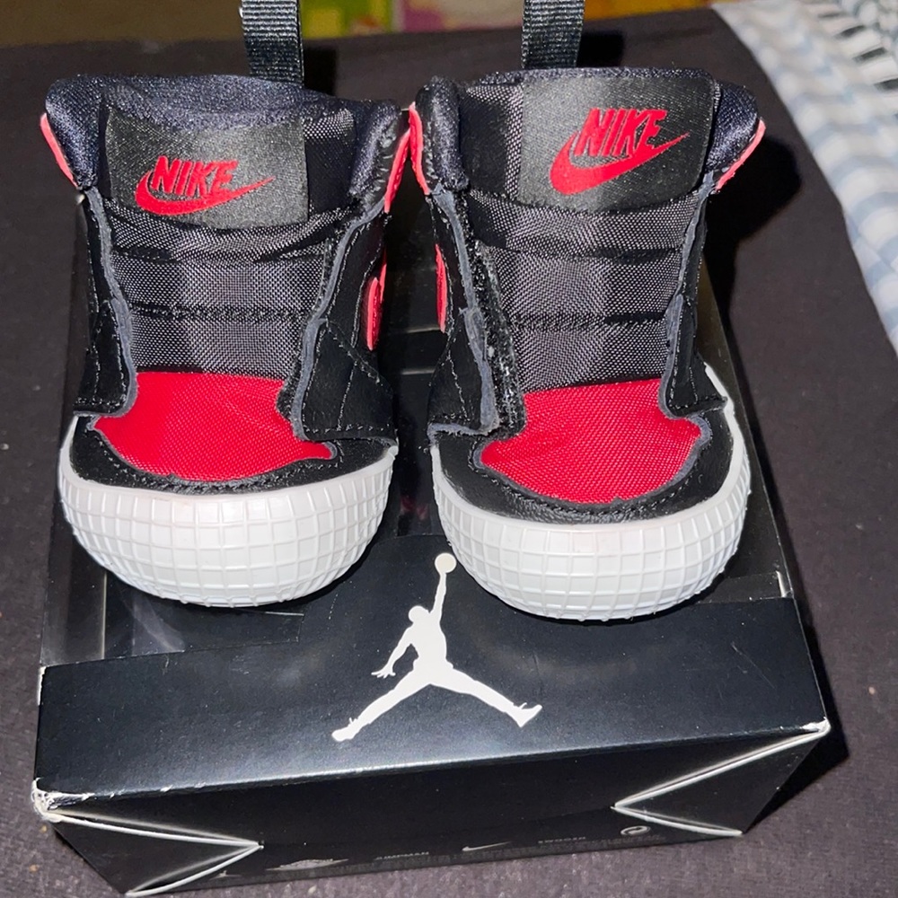 JORDAN 1 CRIB BOOTIE (NEWBORN) size 1C